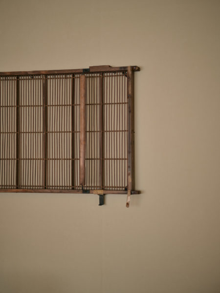 越前和紙の紙漉きに使われる道具「桁」