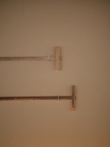 越前和紙の紙漉きに使われる道具「櫂」